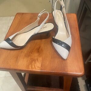 Nine West Cream and Black Kitten Heels Elegant Design